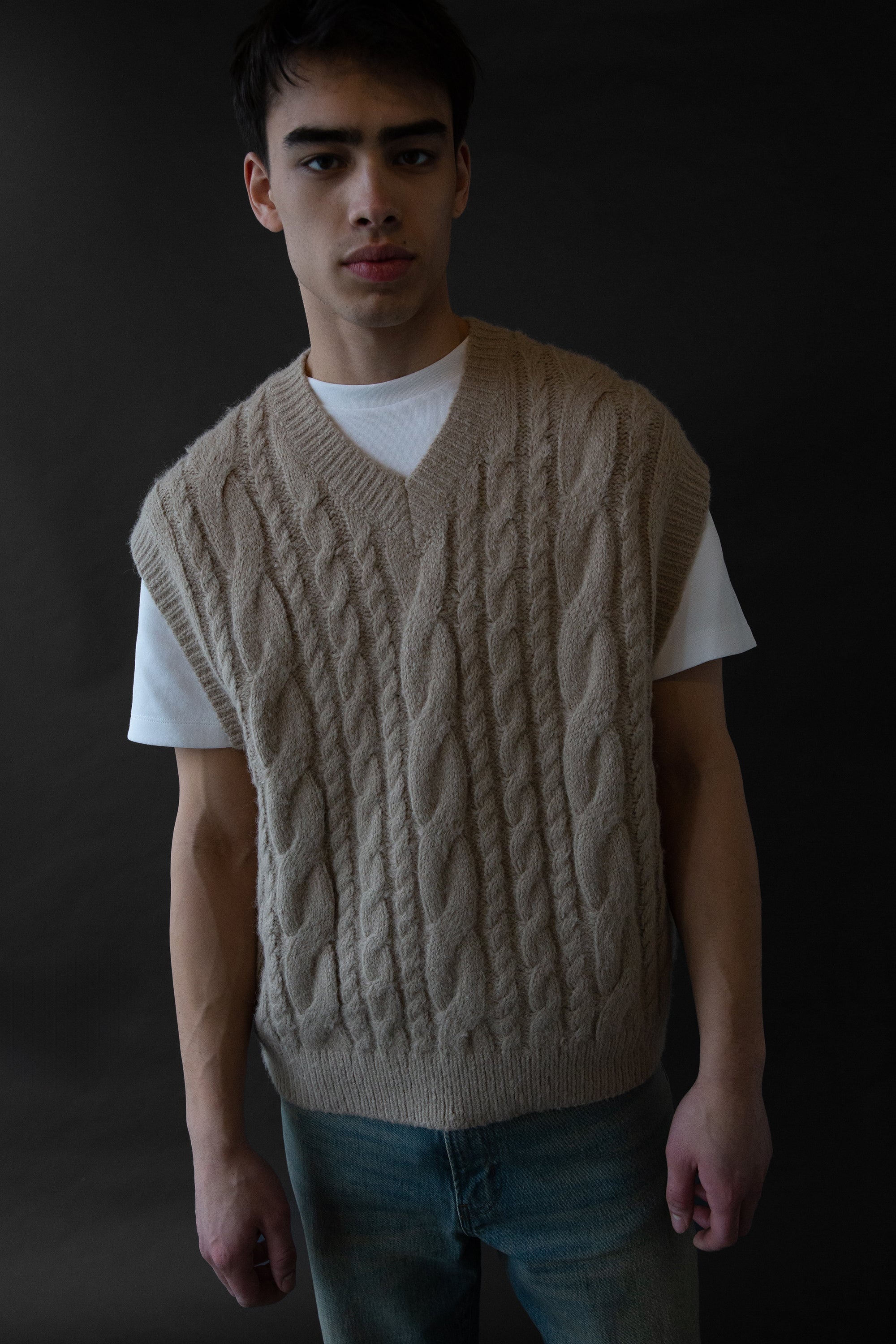 CABLE KNIT SWEATER VEST Fast Delivery Online