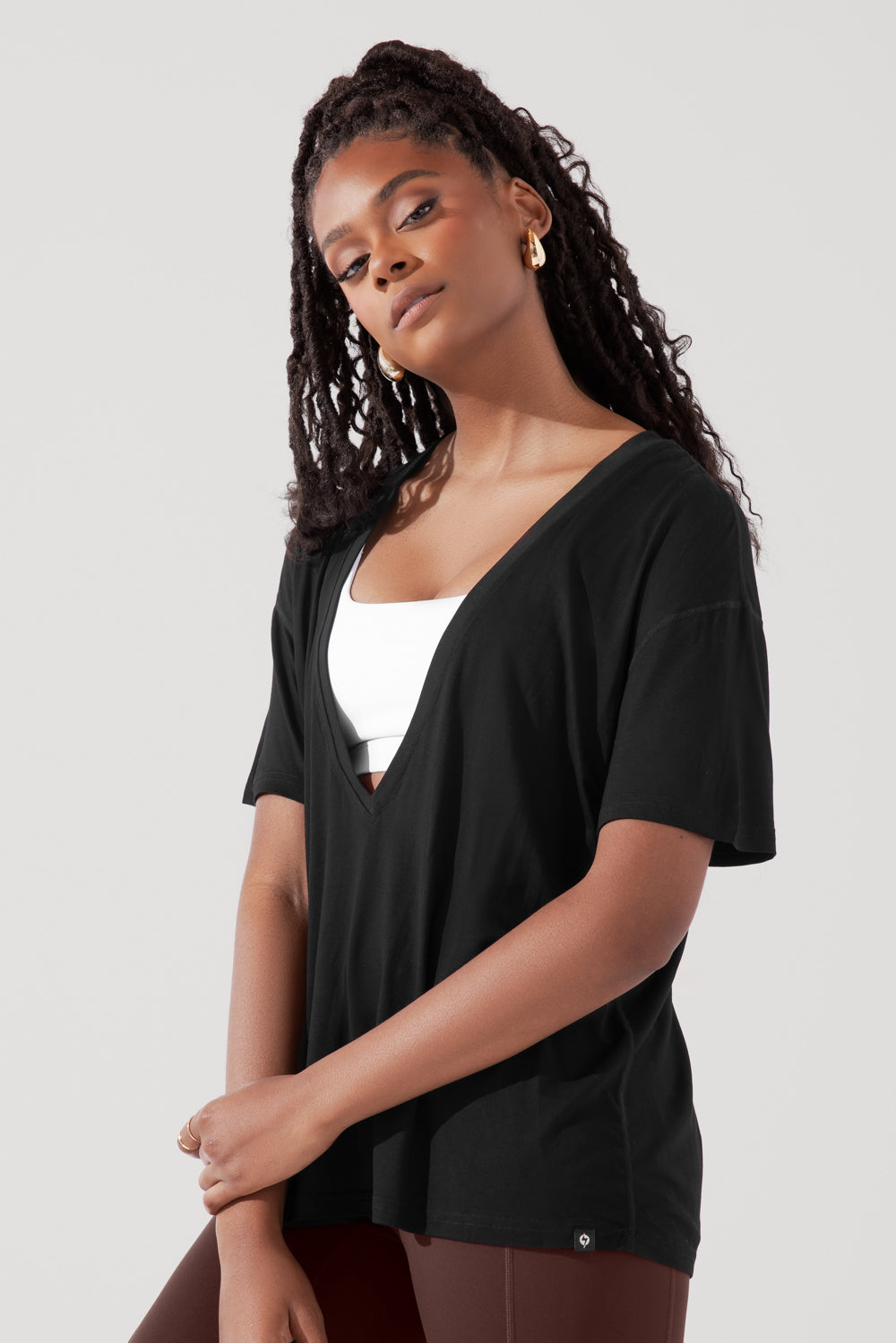 Daring Deep V Tee - Black Sale Authentic