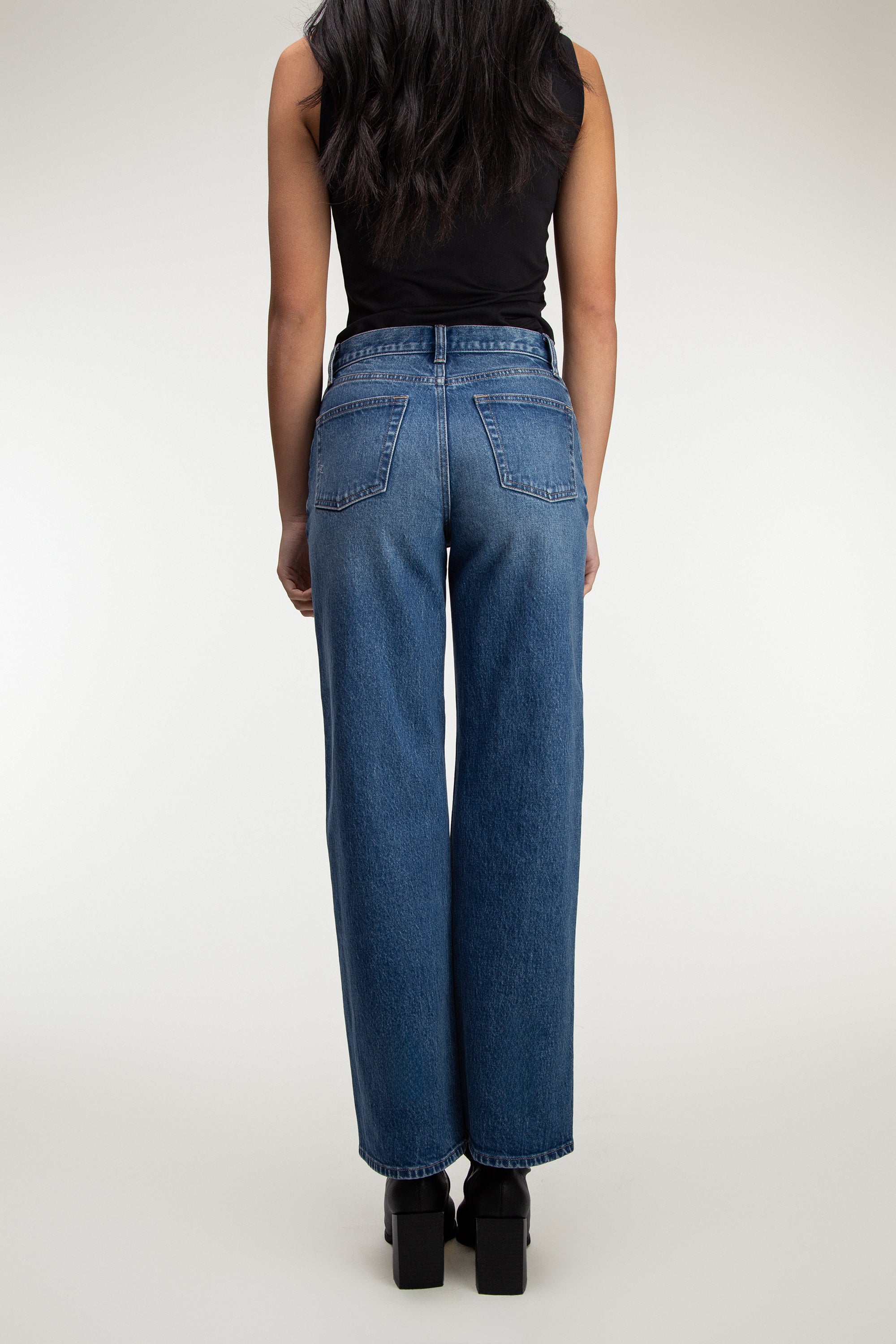 Mid-Rise Straight Leg Jean Discount Great Deals