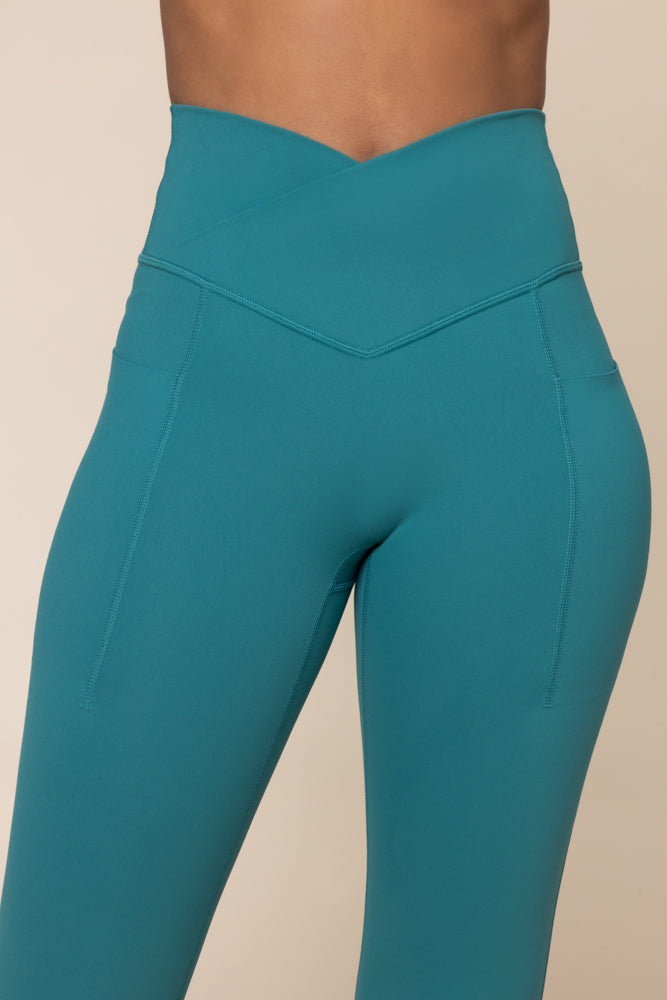 Crisscross Hourglass Flared Leggings with Pockets - Emerald Clearance Cheap Online