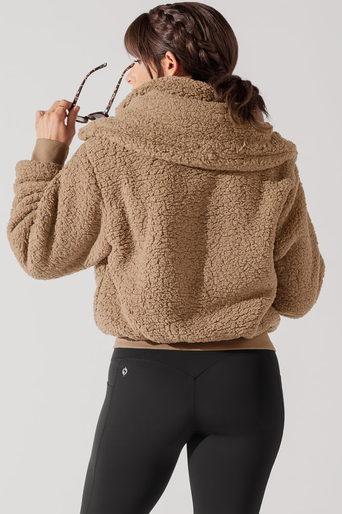 The Kinsley Bomber Jacket in Faux Sherpa - Teddy Bear Brown Sale Browse