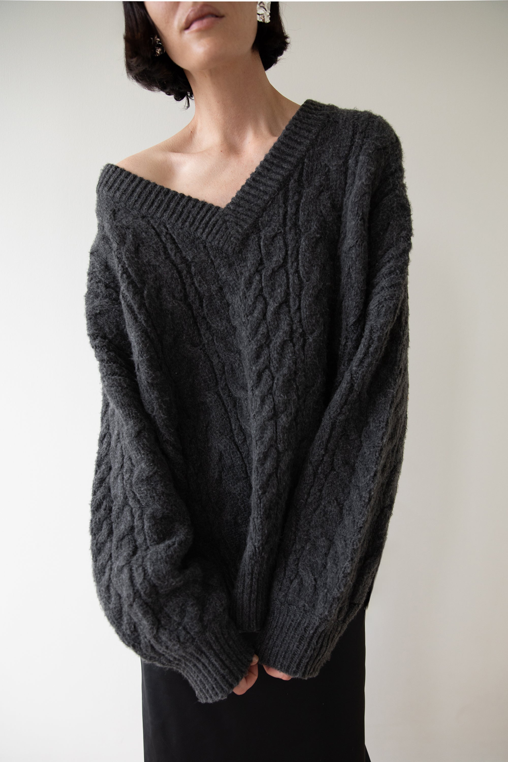 CABLE KNIT V-NECK SWEATER Clearance Inexpensive