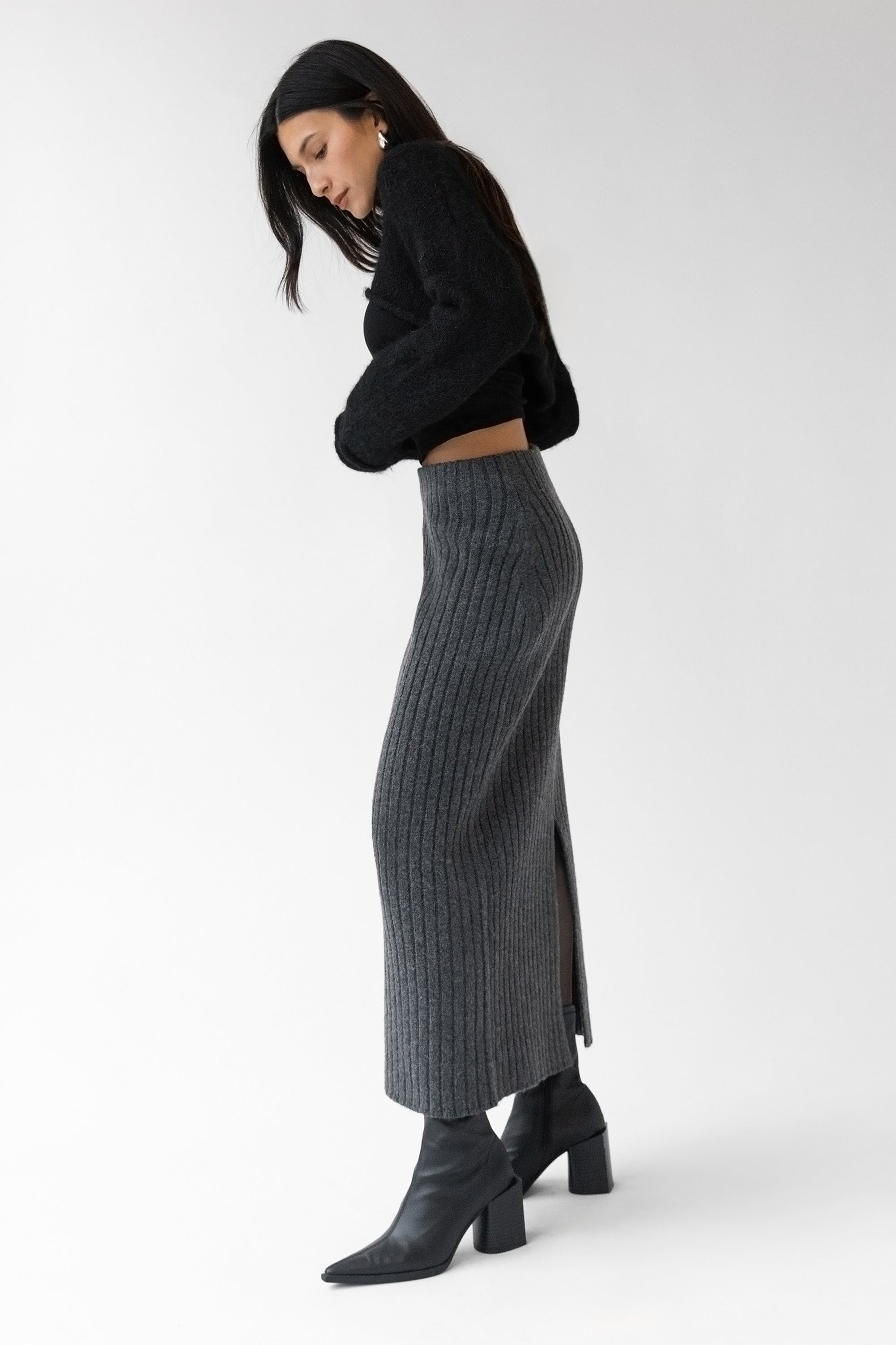 HIGH-RISE RIBBED KNIT MIDI SKIRT Sale 100% Authentic