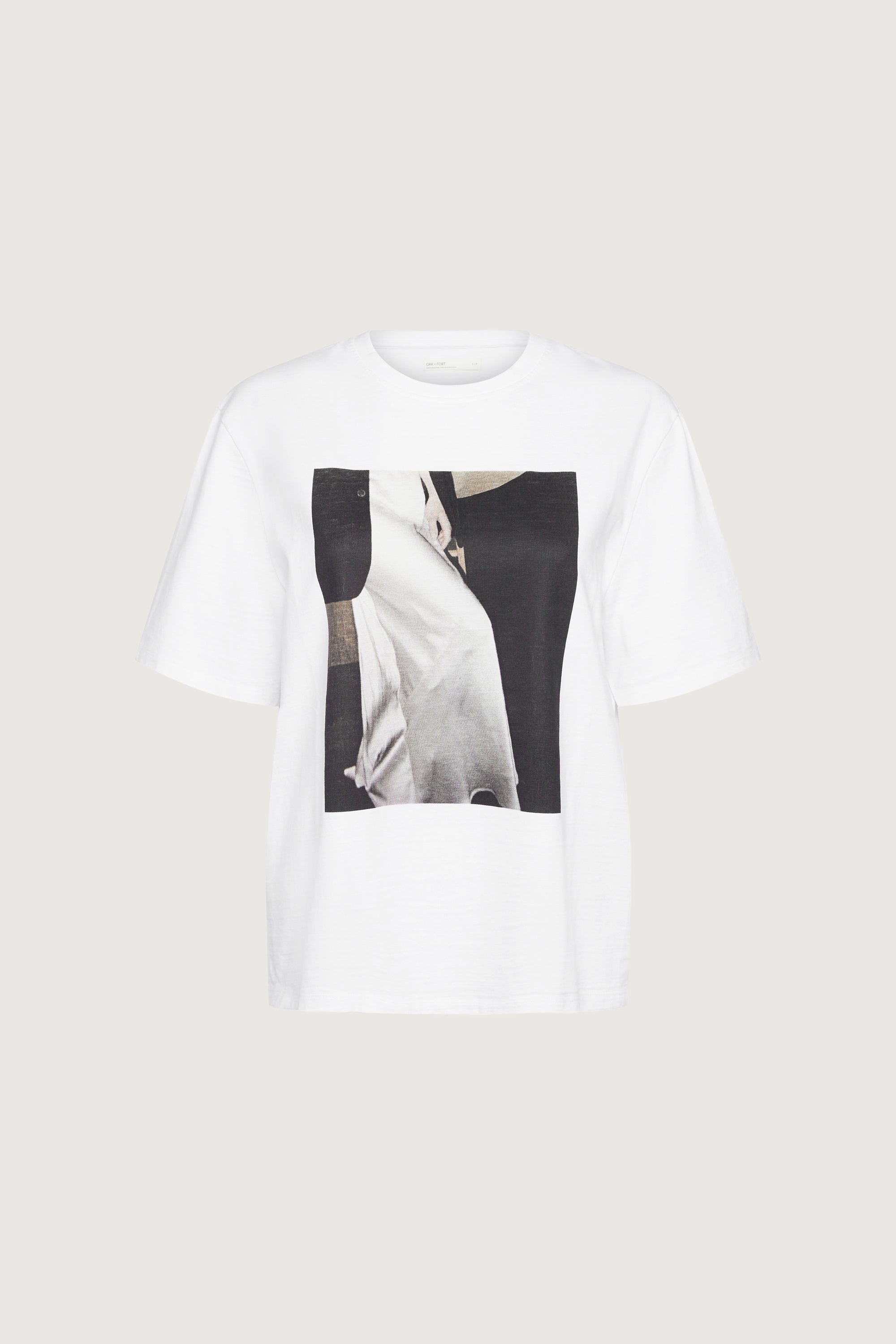 GRAPHIC PRINT T-SHIRT Store Online