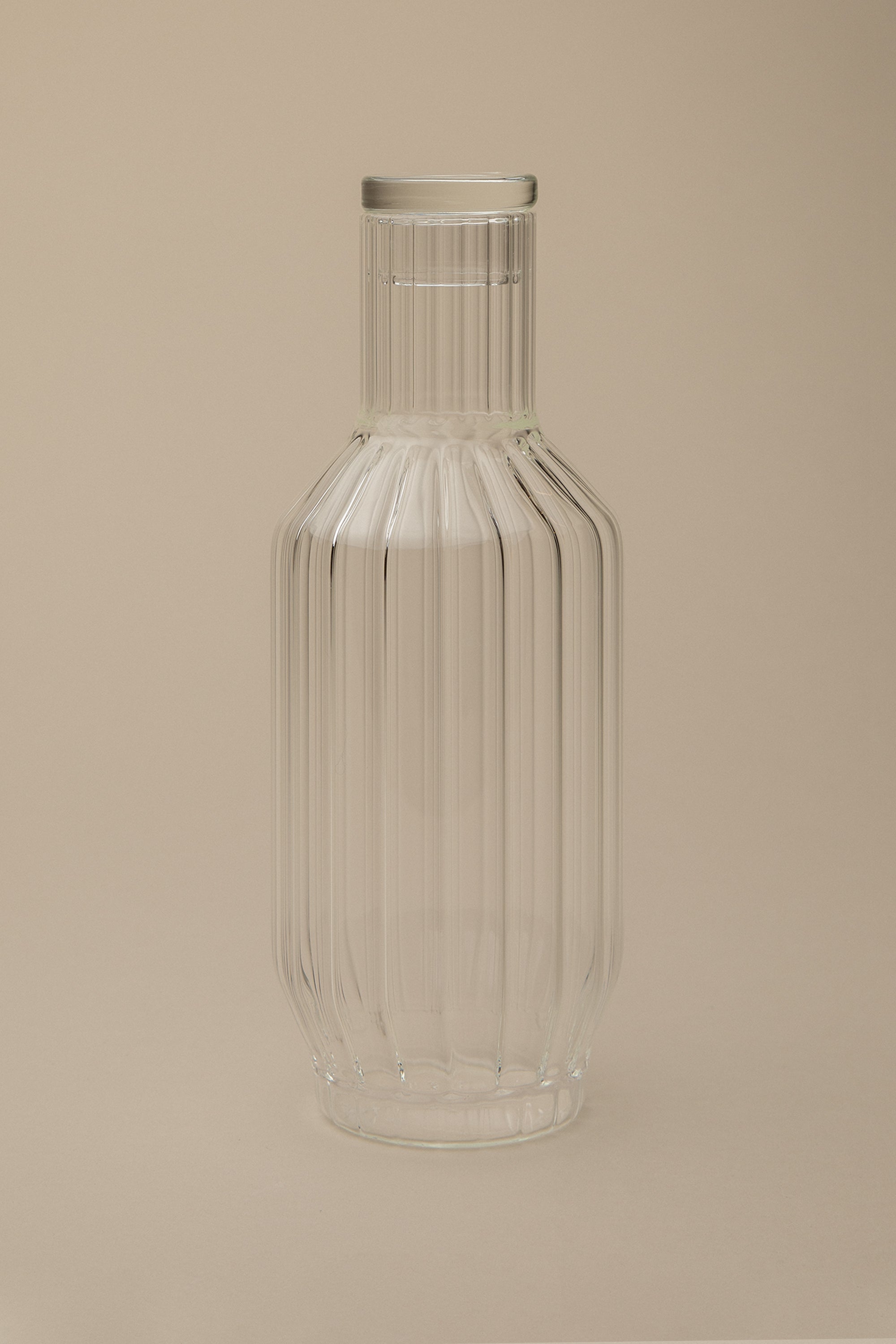 FLUTED CARAFE Reliable