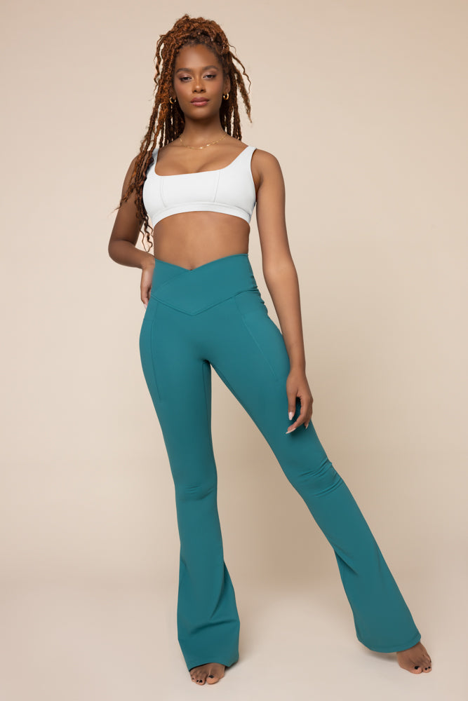 Crisscross Hourglass Flared Leggings with Pockets - Emerald Clearance Cheap Online