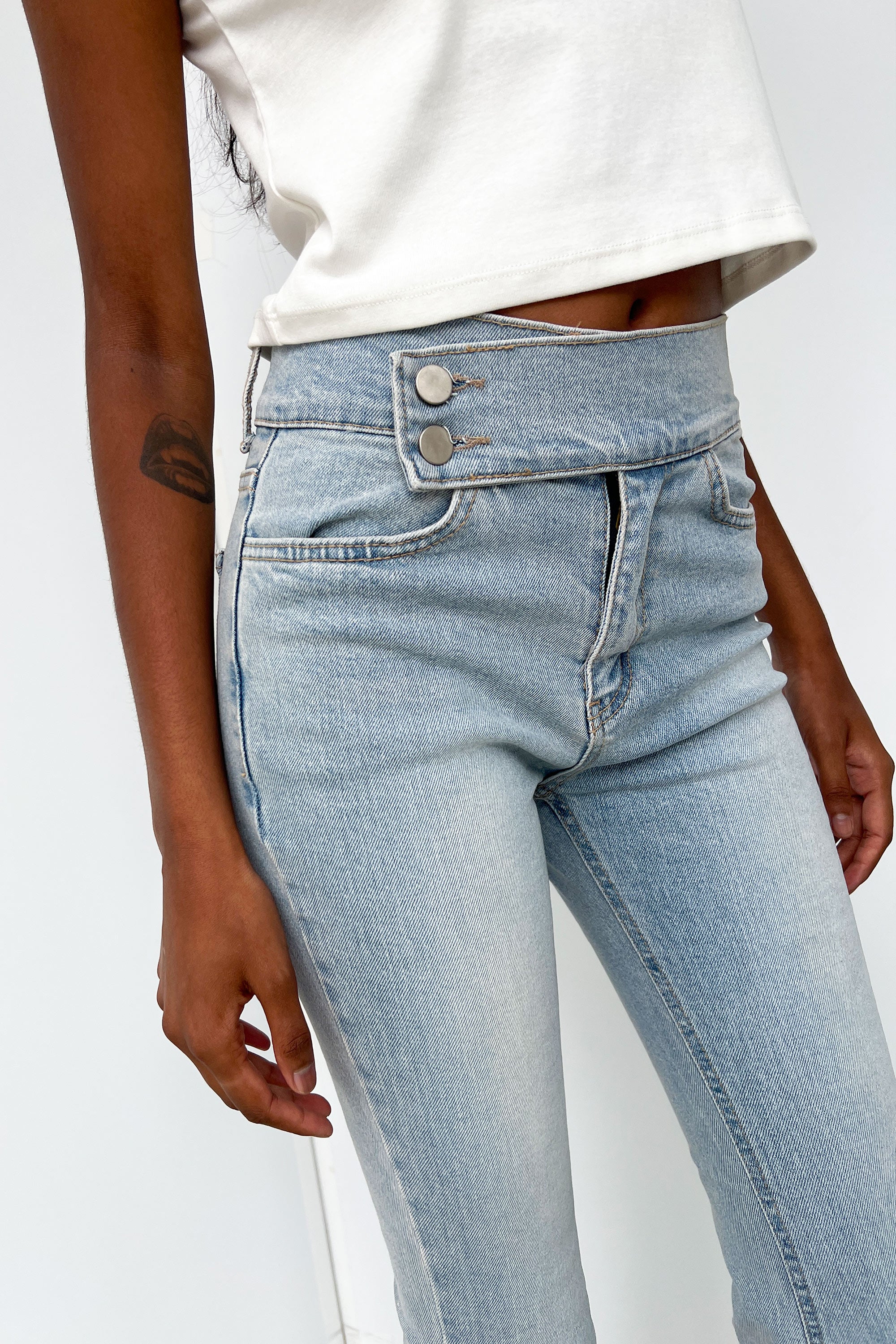 HIGH-RISE FLARED JEAN Cheap Sale Get Authentic