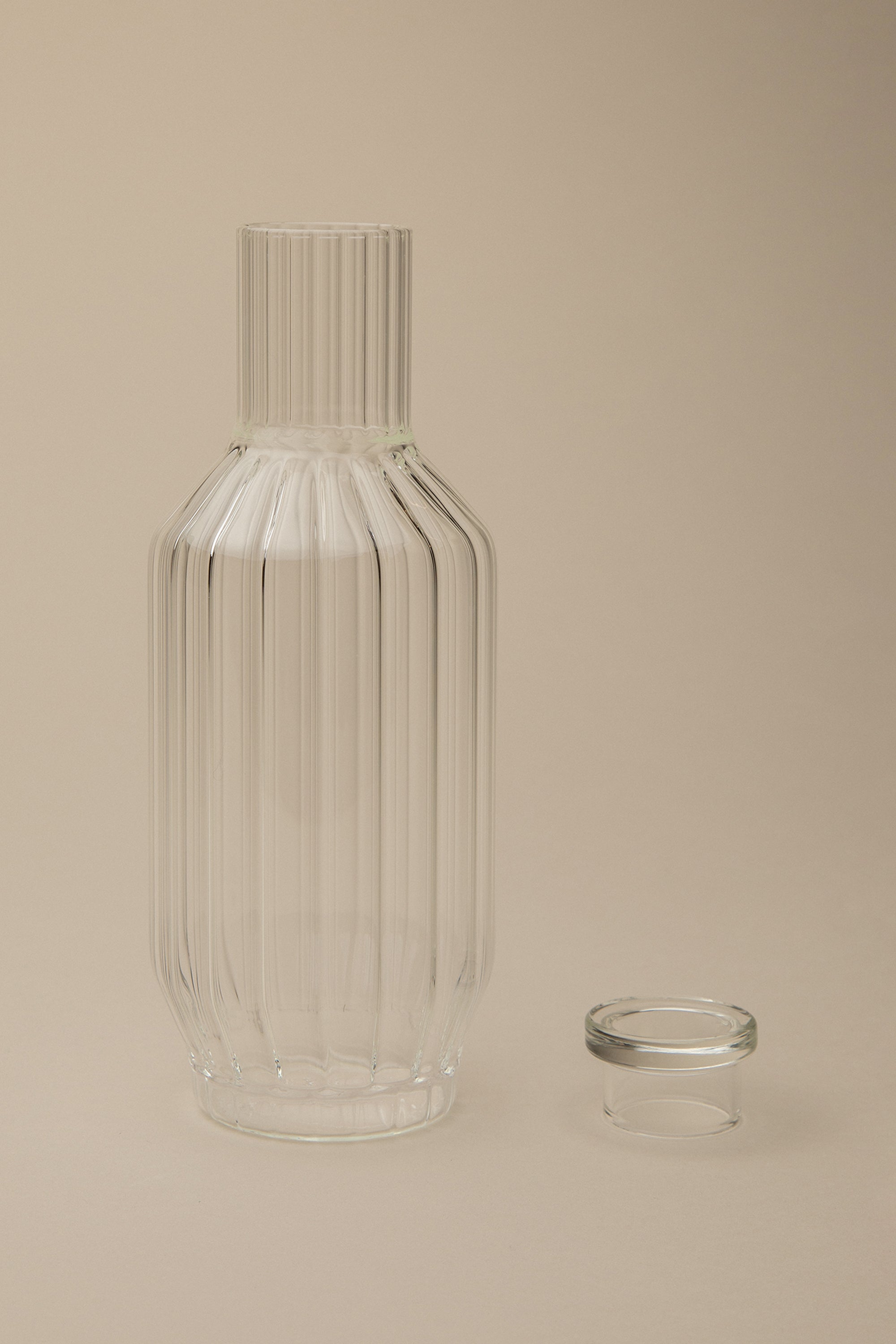 FLUTED CARAFE Reliable