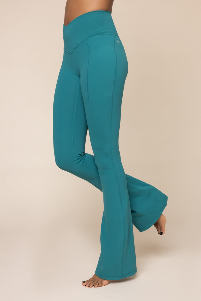 Crisscross Hourglass Flared Leggings with Pockets - Emerald Clearance Cheap Online