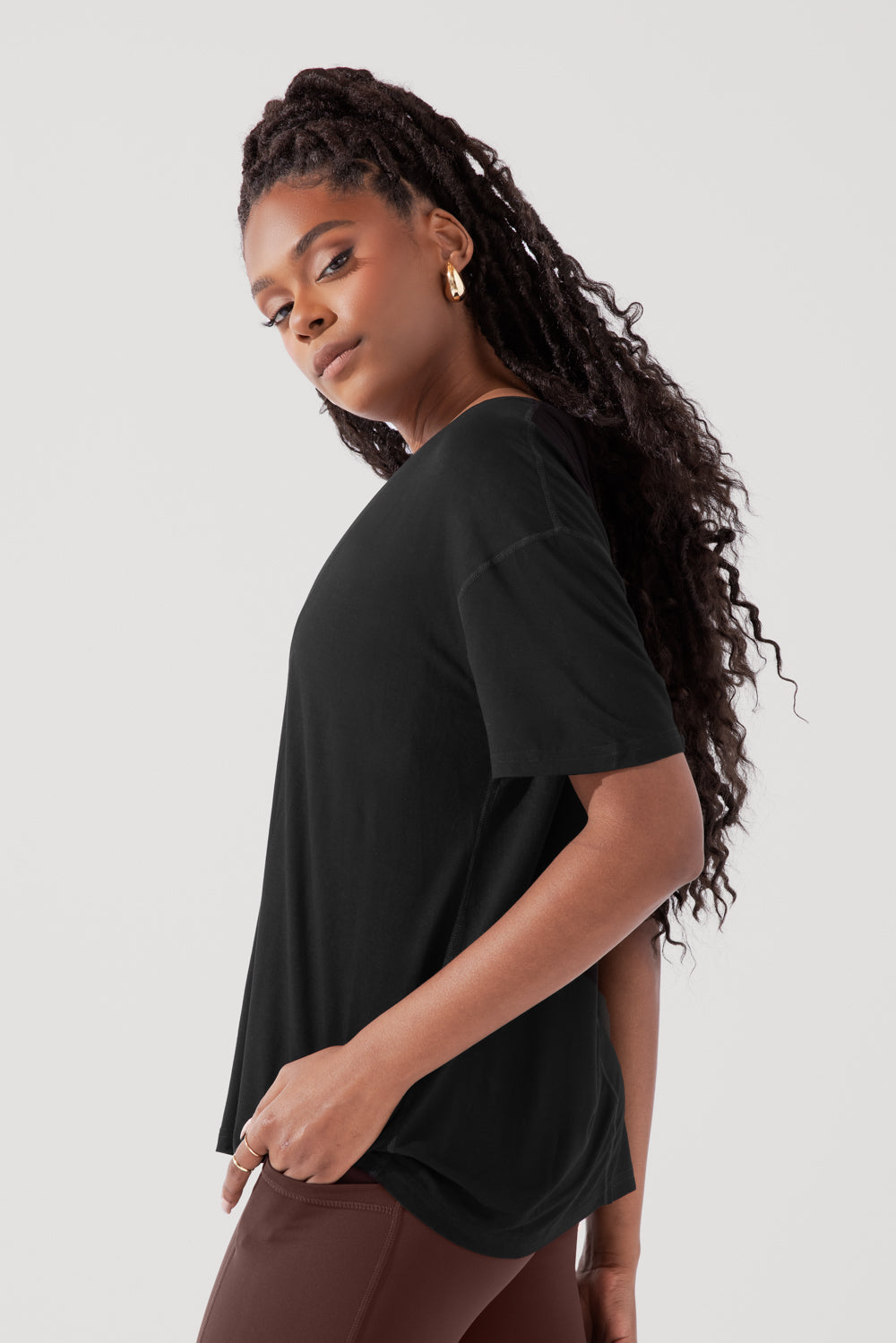 Daring Deep V Tee - Black Sale Authentic