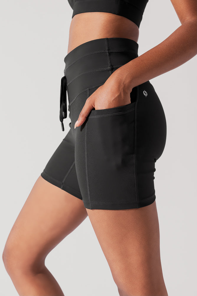 Cargo Midi Short with Pockets - Black Deals Cheap Online