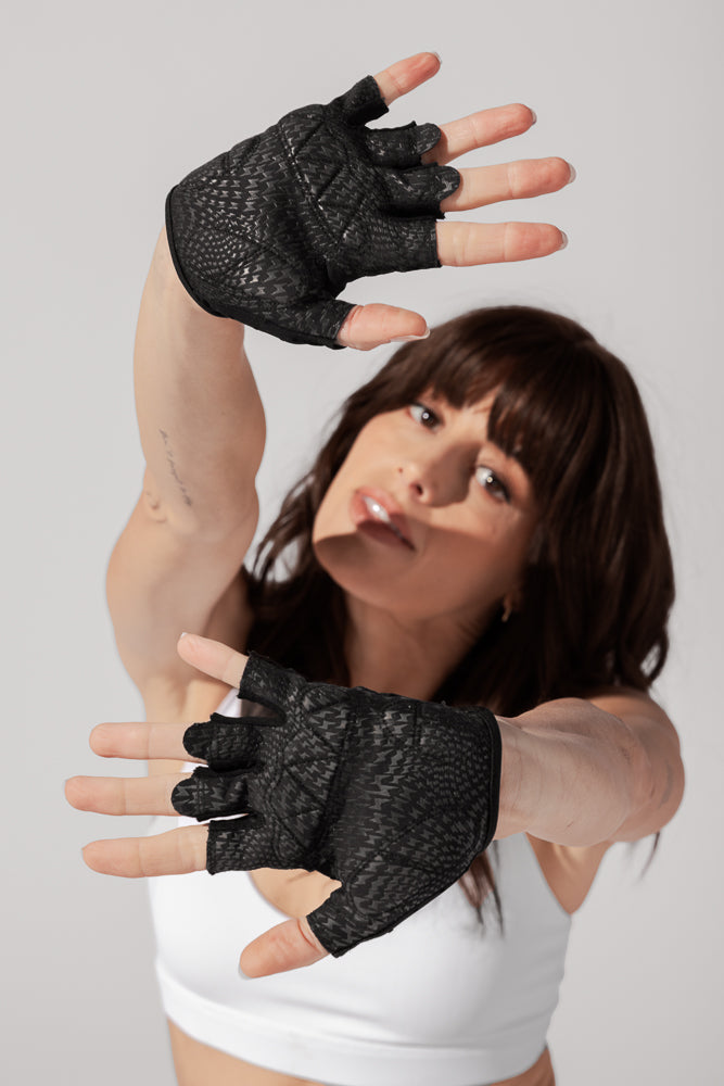 Luxe Mesh Training Gloves - Black Dot Recommend For Sale