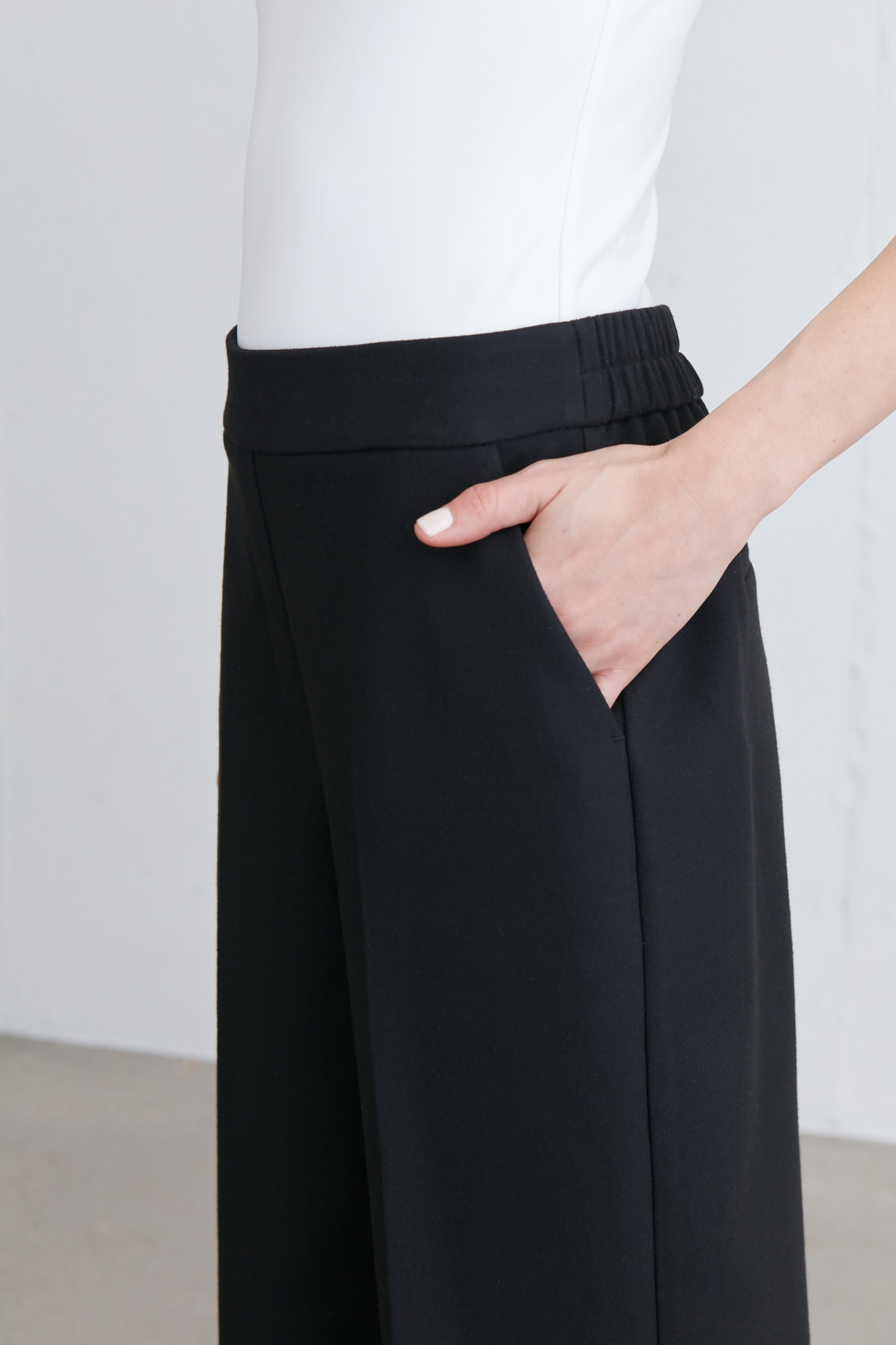 CROPPED HALF ELASTIC WAIST PANT Discount Looking For