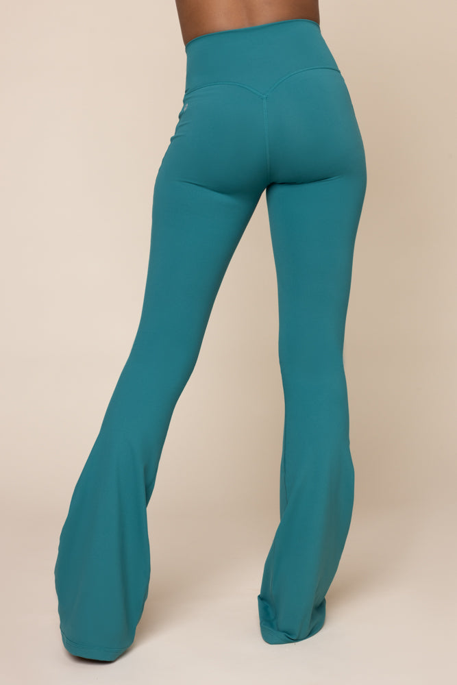 Crisscross Hourglass Flared Leggings with Pockets - Emerald Clearance Cheap Online