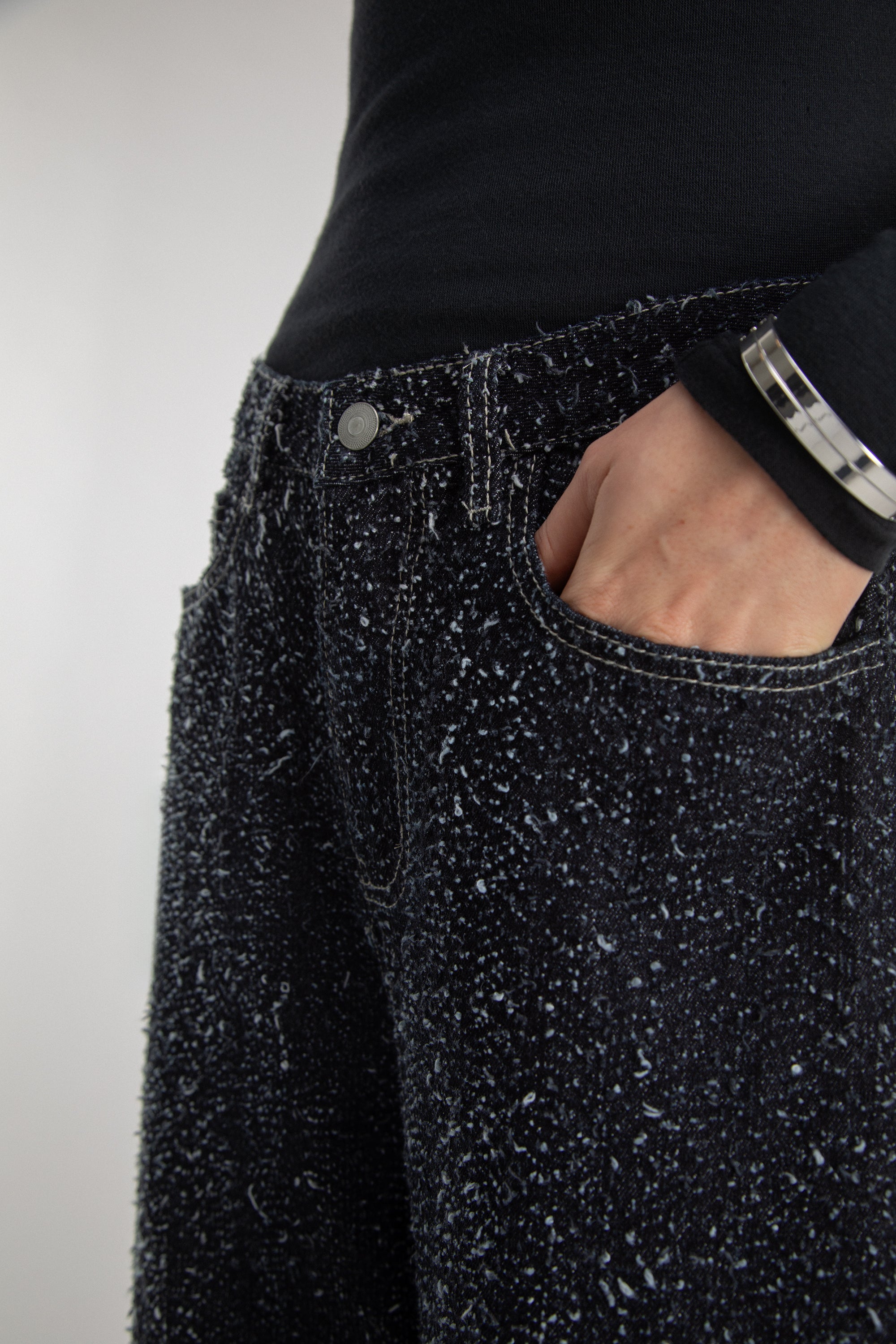 BOUCLE TEXTURED BARREL CURVED LEG JEAN Quality From China Wholesale