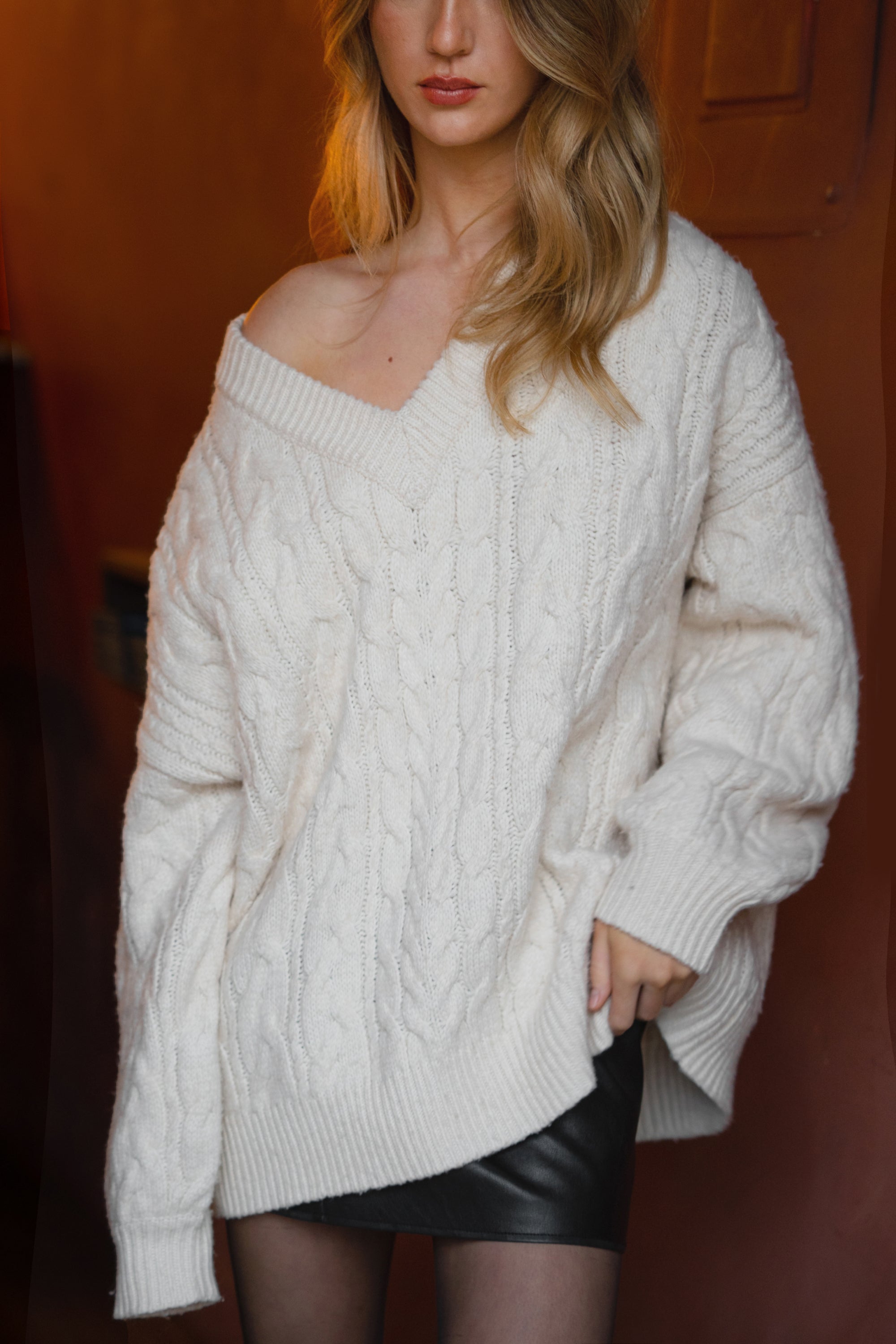 CABLE KNIT V-NECK SWEATER Clearance Inexpensive