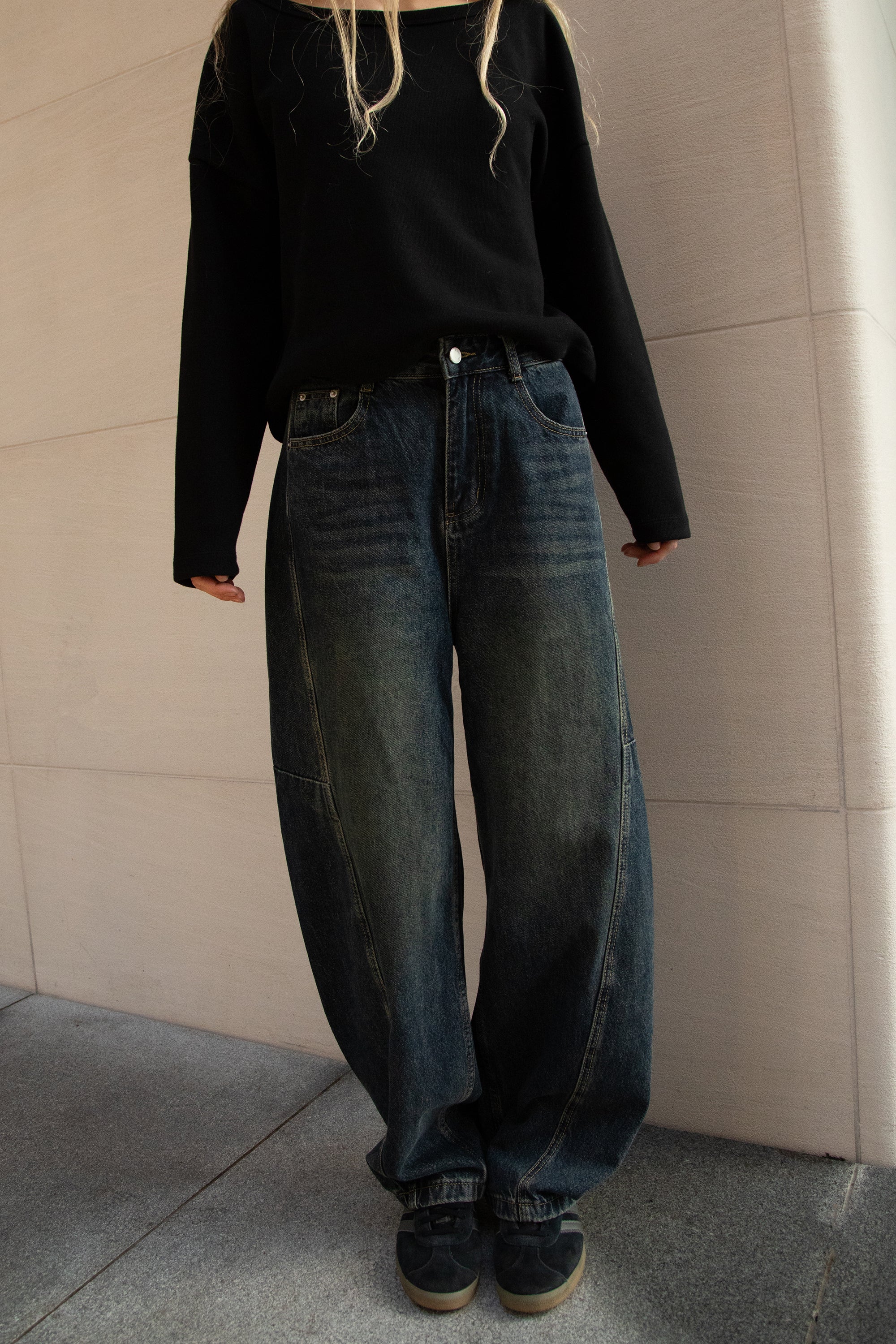 LINE STITCH BARREL CURVED LEG JEAN Buy Cheap Factory Outlet