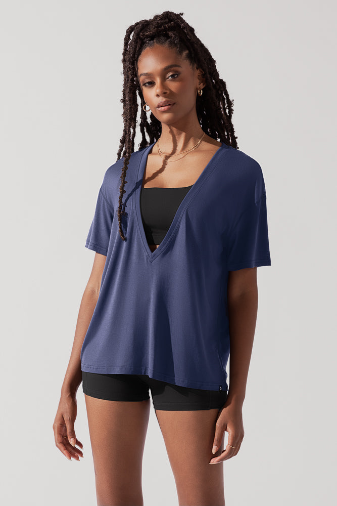 Daring Deep V Tee - Dark Navy Outlet Choice