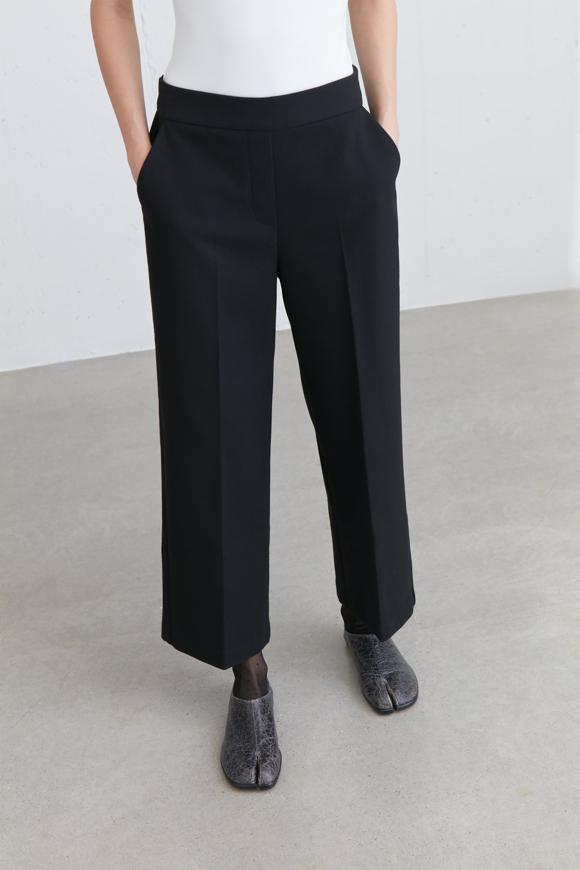 CROPPED HALF ELASTIC WAIST PANT Discount Looking For