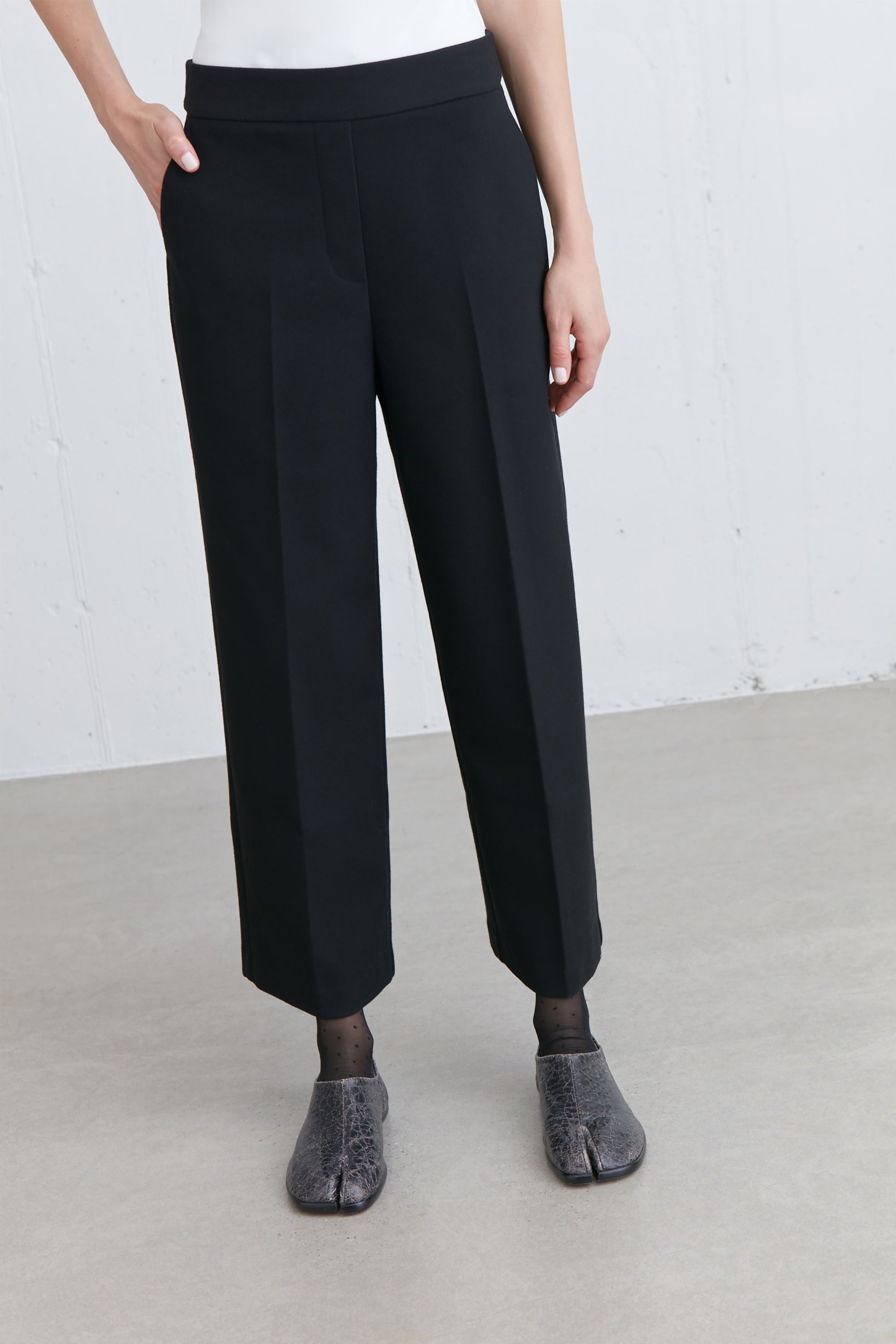 CROPPED HALF ELASTIC WAIST PANT Discount Looking For