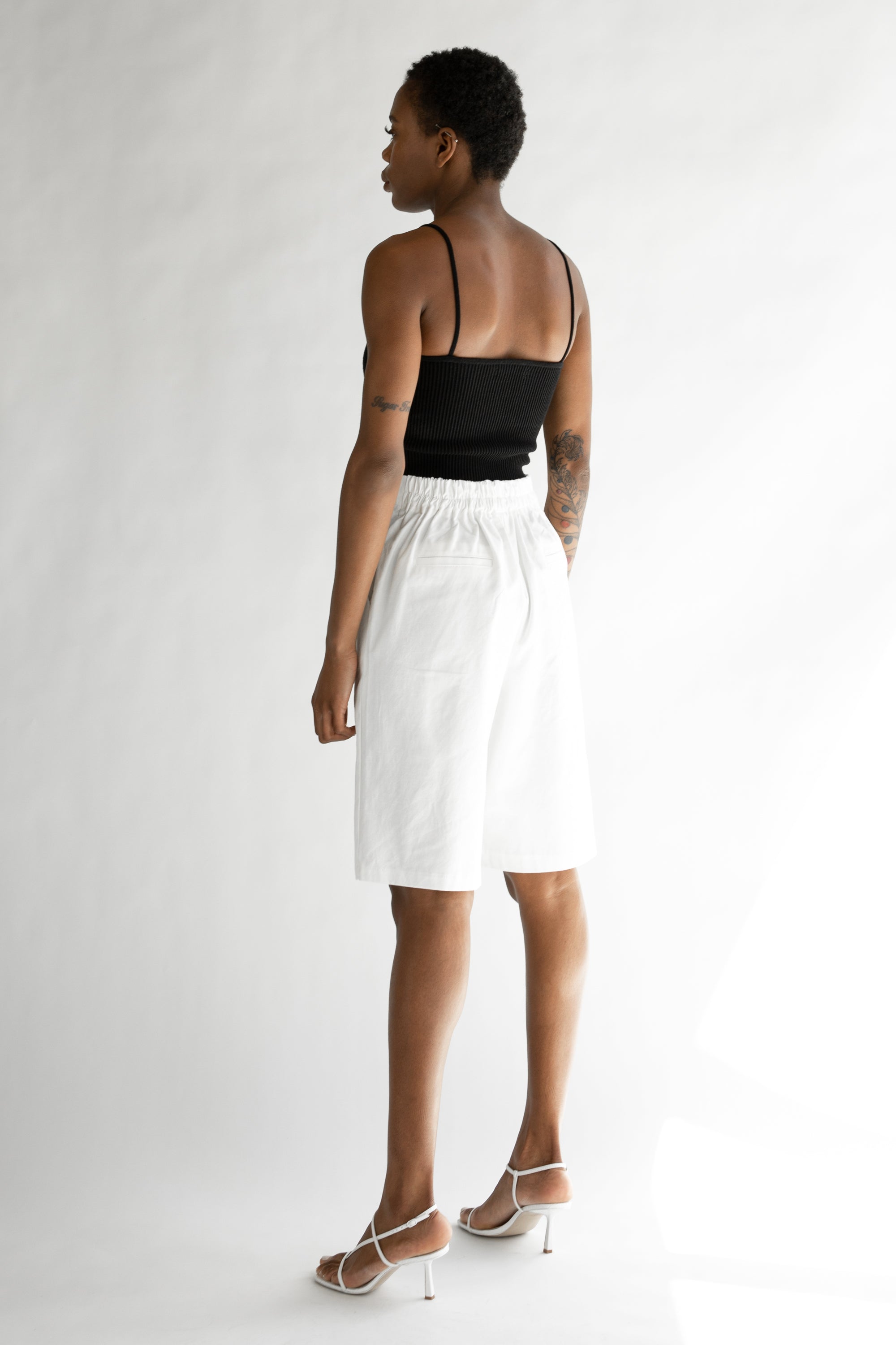 FRONT PLEAT BERMUDA SHORT Outlet Cheap