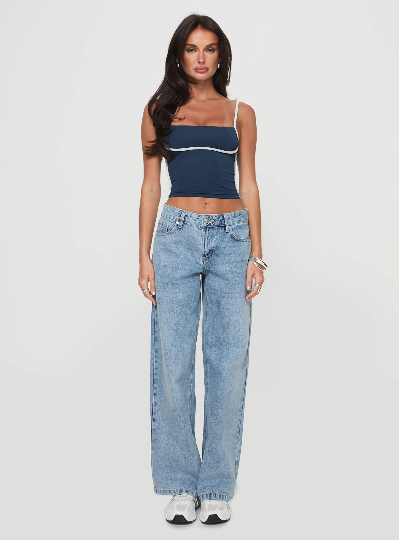 Serenitia Mid Rise Relaxed Jeans Light Wash Petite Wide Range Of Online