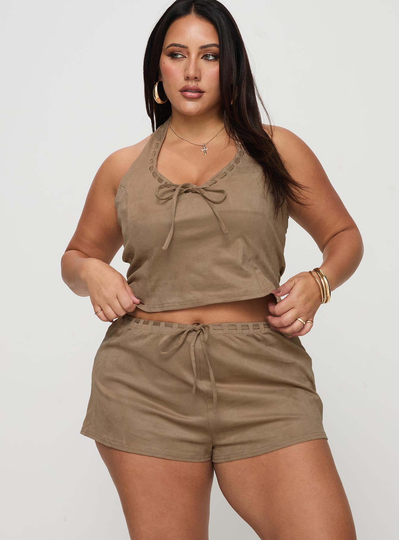 Eternal Youth Faux Suede Short Taupe Curve Clearance Factory Outlet