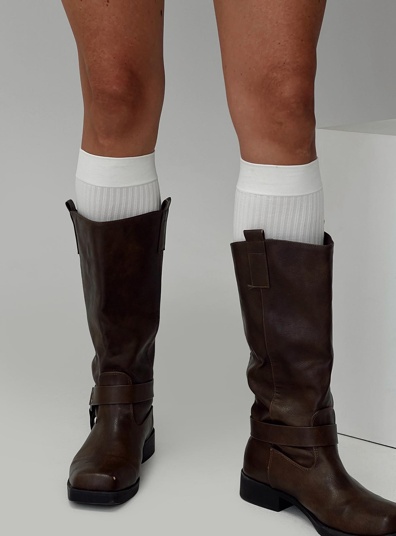 Sabryna Over Knee Socks White Sale Purchase