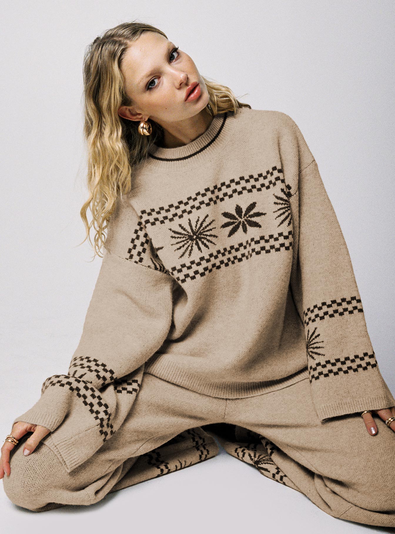 Anok Graphic Sweater Cream / Brown With Credit Card For Sale