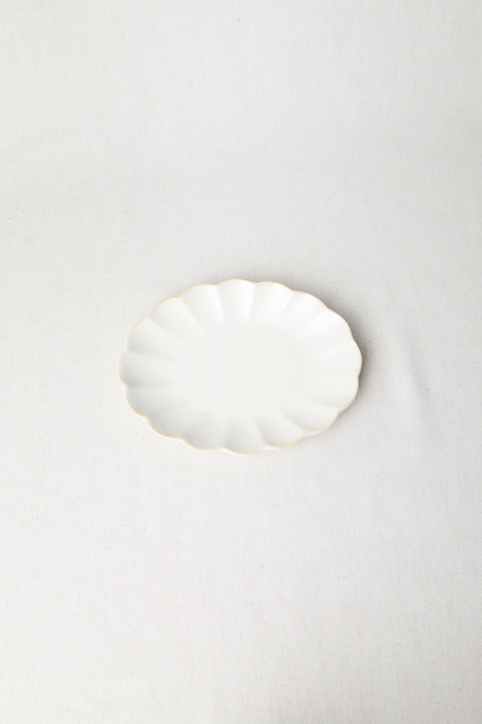 SCALLOPED SIDE PLATE 100% Authentic