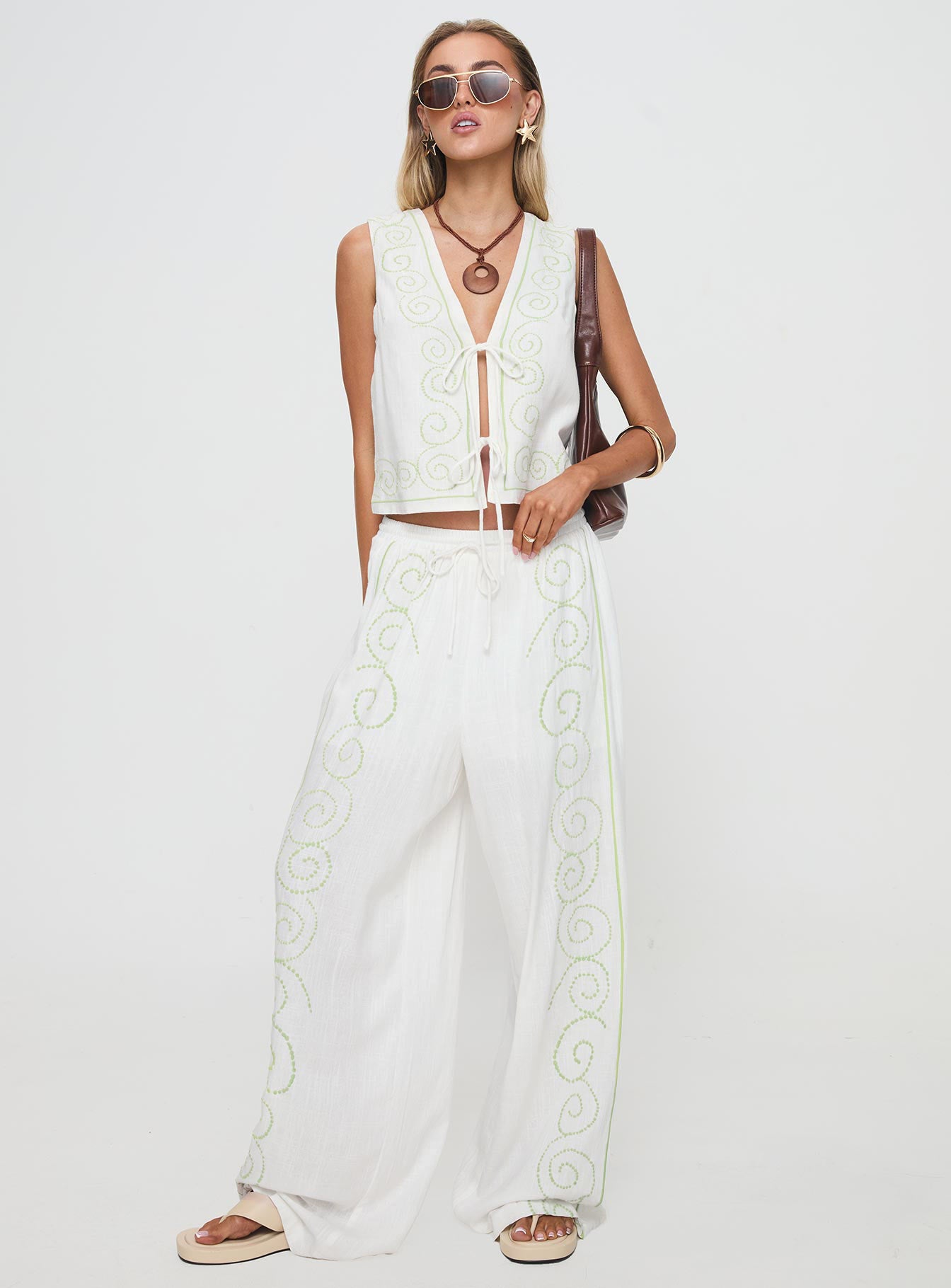 Kindred Pants White / Green Outlet Locations Cheap Online