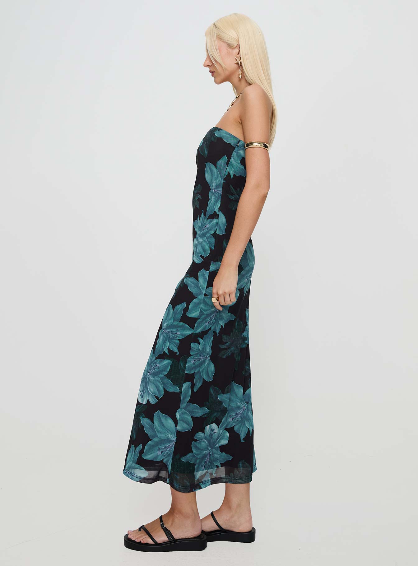 Celik Maxi Dress Black / Blue Floral Buy Cheap Big Sale