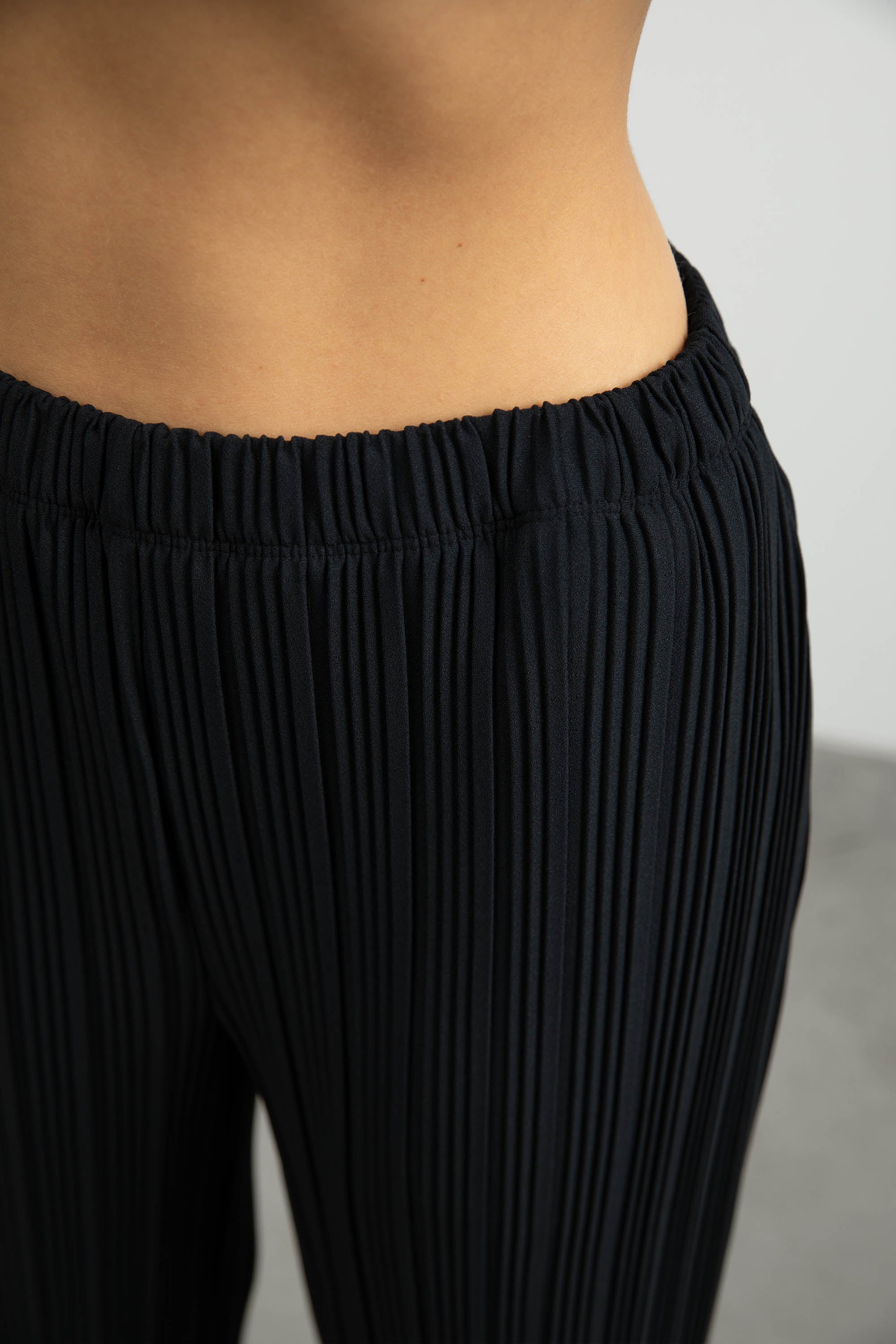 PLEATED ELASTIC WAIST PANT Sale Latest