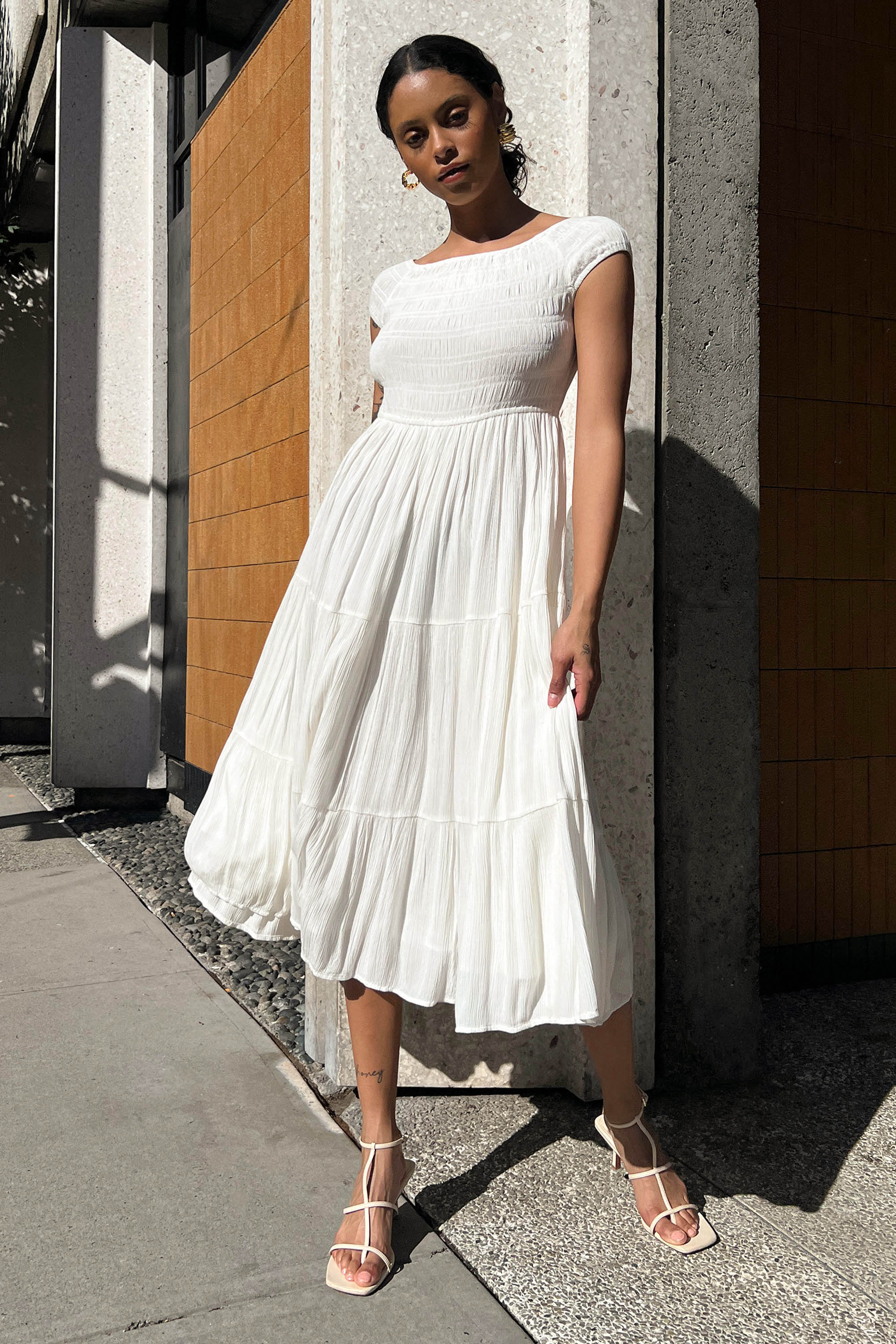 OFF THE SHOULDER CRINKLED MIDI TIERED DRESS In China Cheap Pice