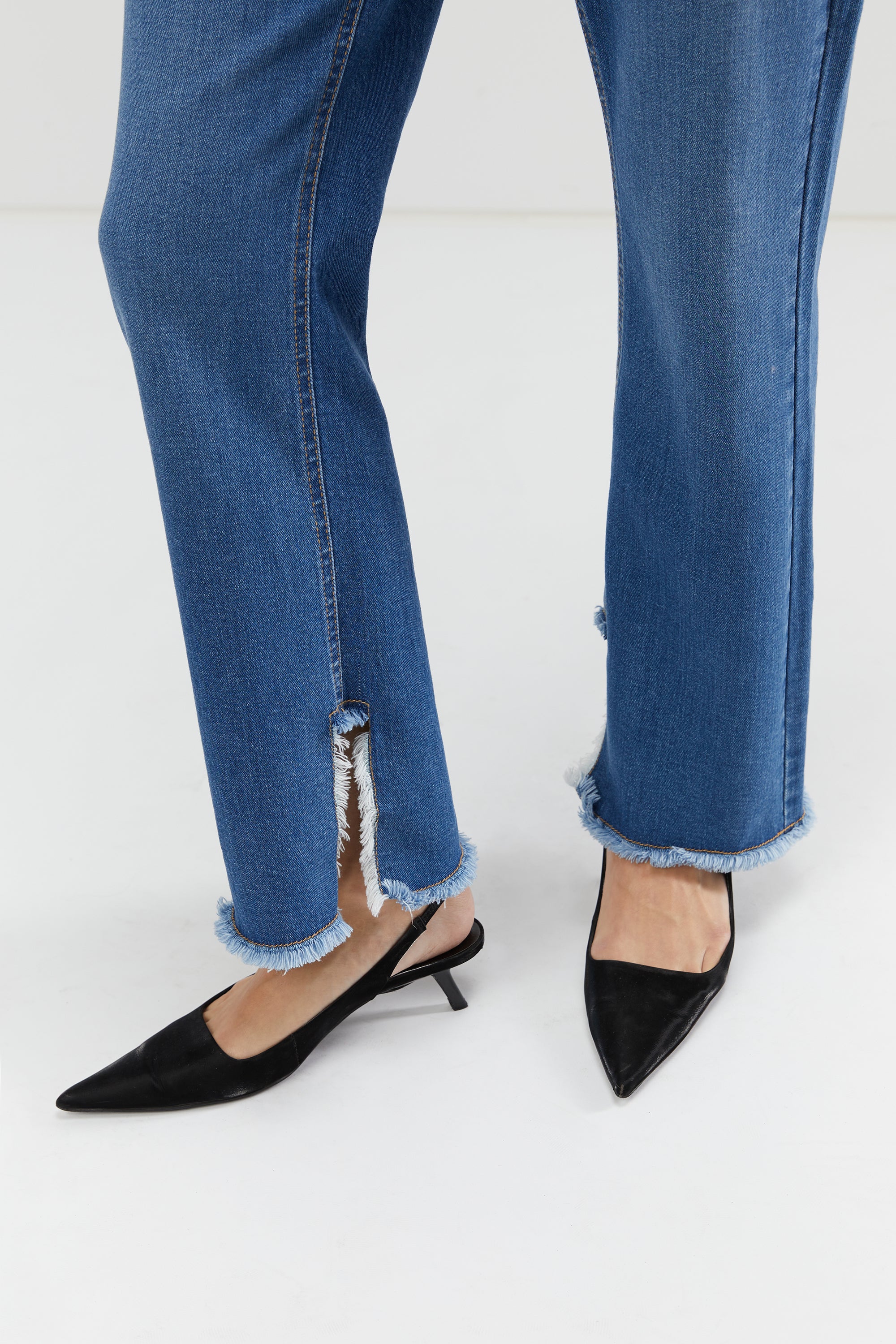 FRAYED FLARE JEANS Footlocker Online