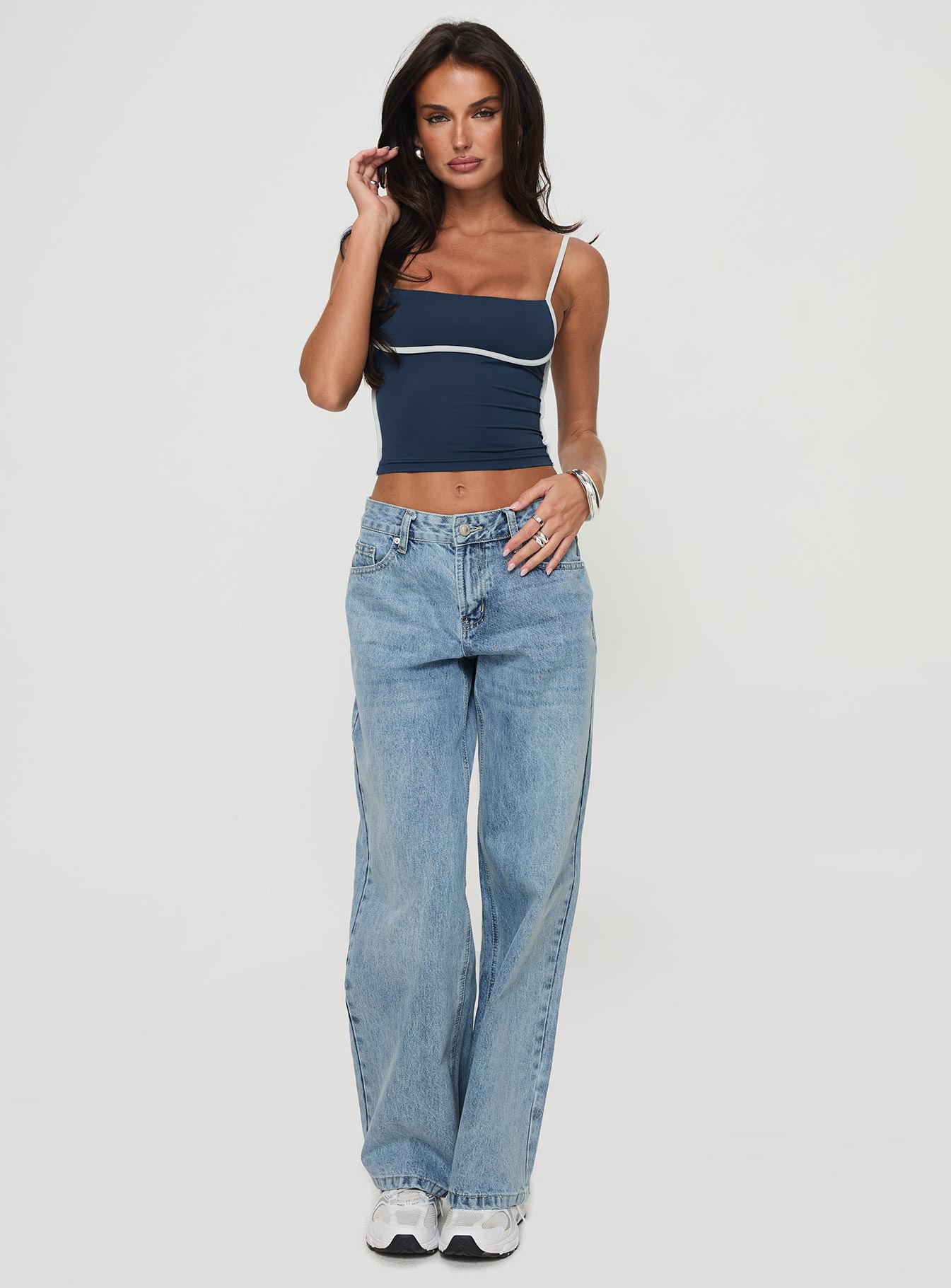 Serenitia Mid Rise Relaxed Jeans Light Wash Petite Wide Range Of Online