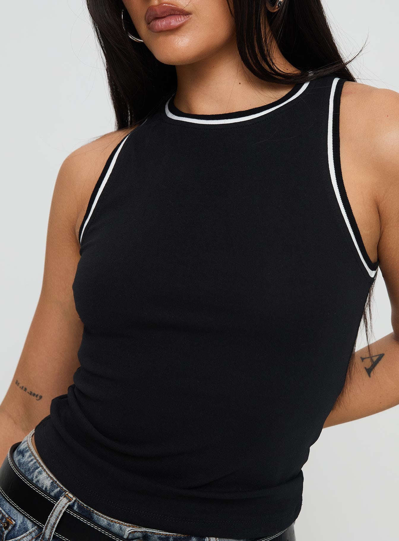 Dazzling Tank Top Black Outlet Huge Surprise