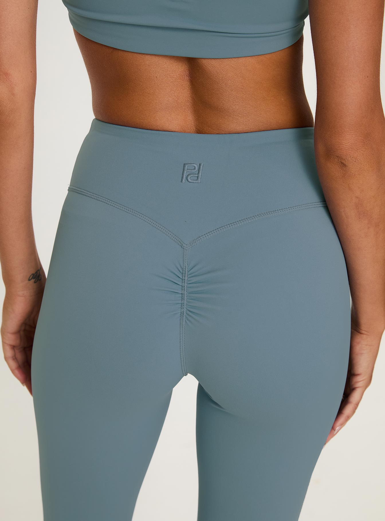 Dellah Ruched Back Leggings Blue Discount Footaction