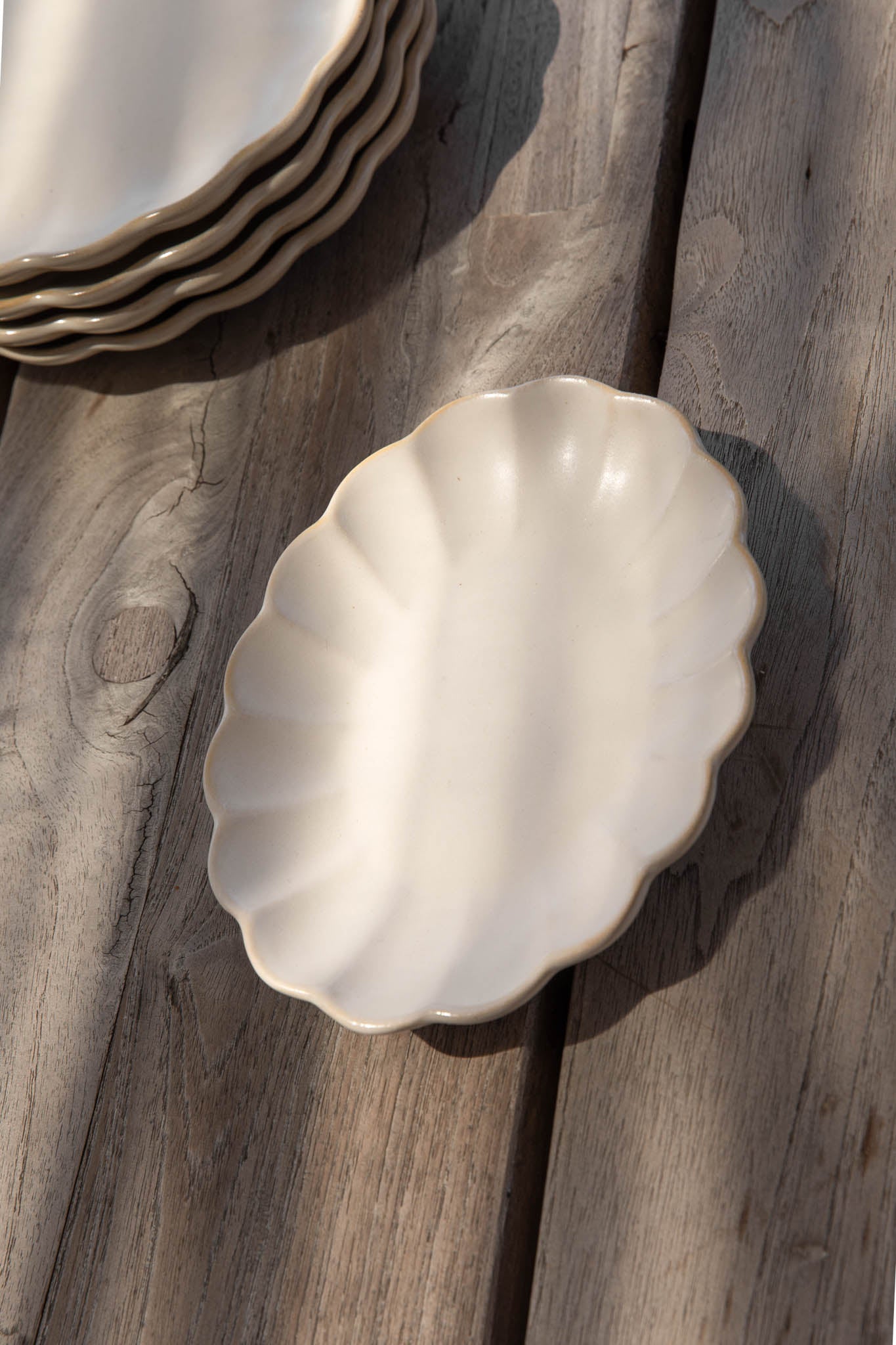 SCALLOPED SIDE PLATE 100% Authentic