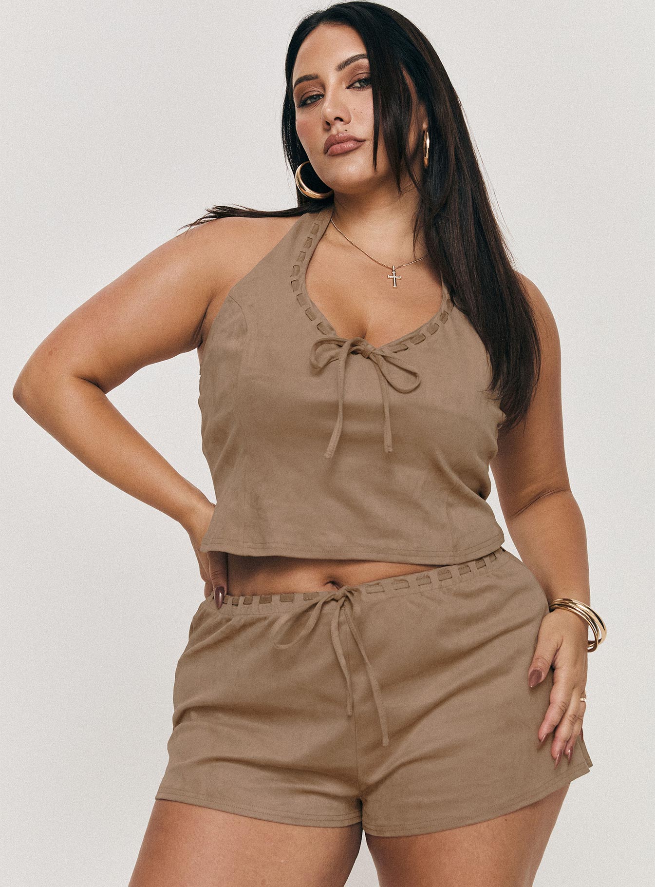 Eternal Youth Faux Suede Short Taupe Curve Clearance Factory Outlet