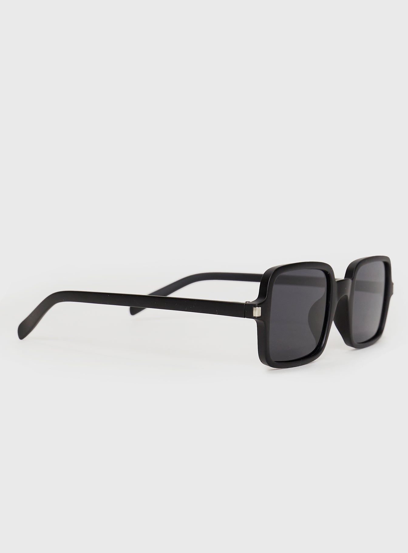 Ignatius Sunglasses Black Huge Surprise Cheap Online